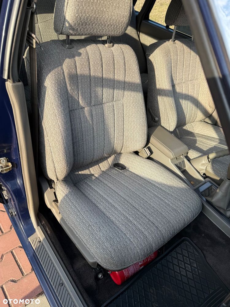 Nissan Laurel 2.8 GL D - 26