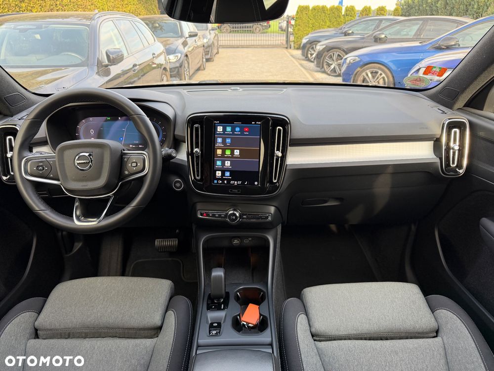 Volvo XC 40 B3 B DKG Plus Black Edition - 33