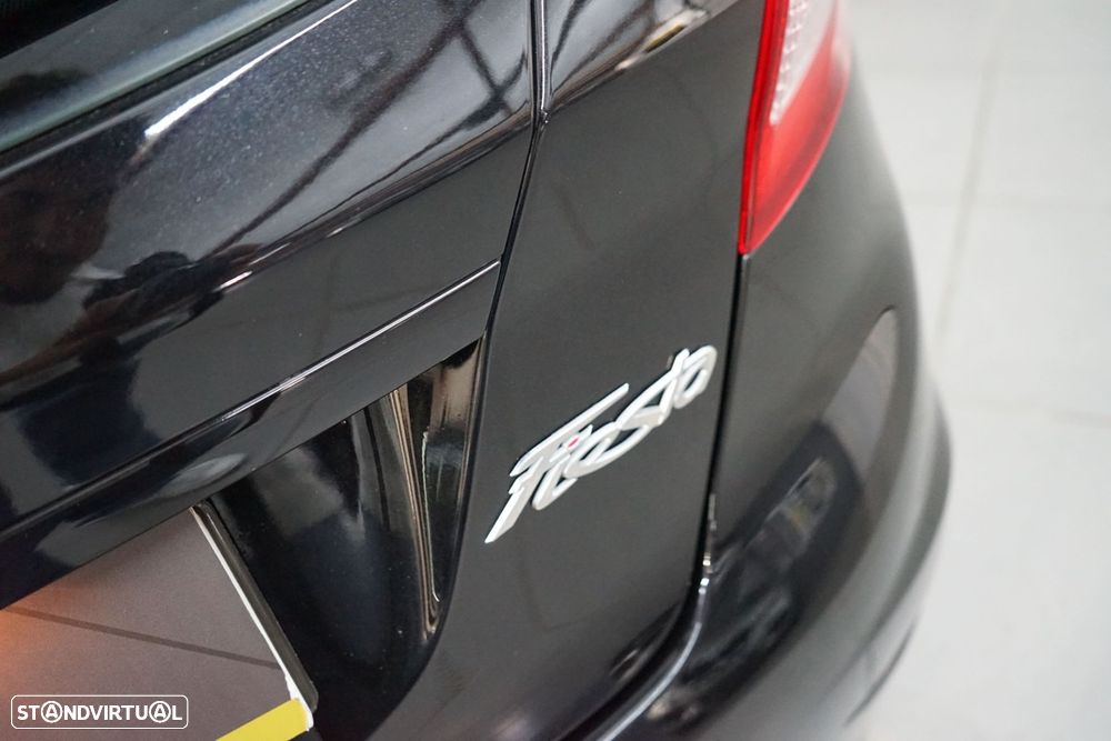 Ford Fiesta 1.25 Techno - 14