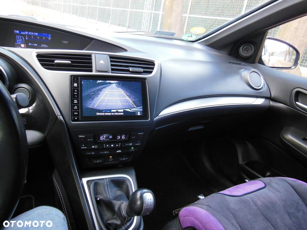 Honda Civic 1.6 i-DTEC Executive Black Edition - 32