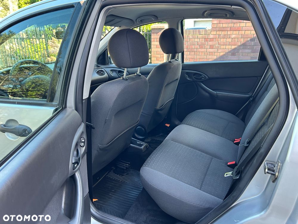Ford Focus 1.6 Ghia - 7
