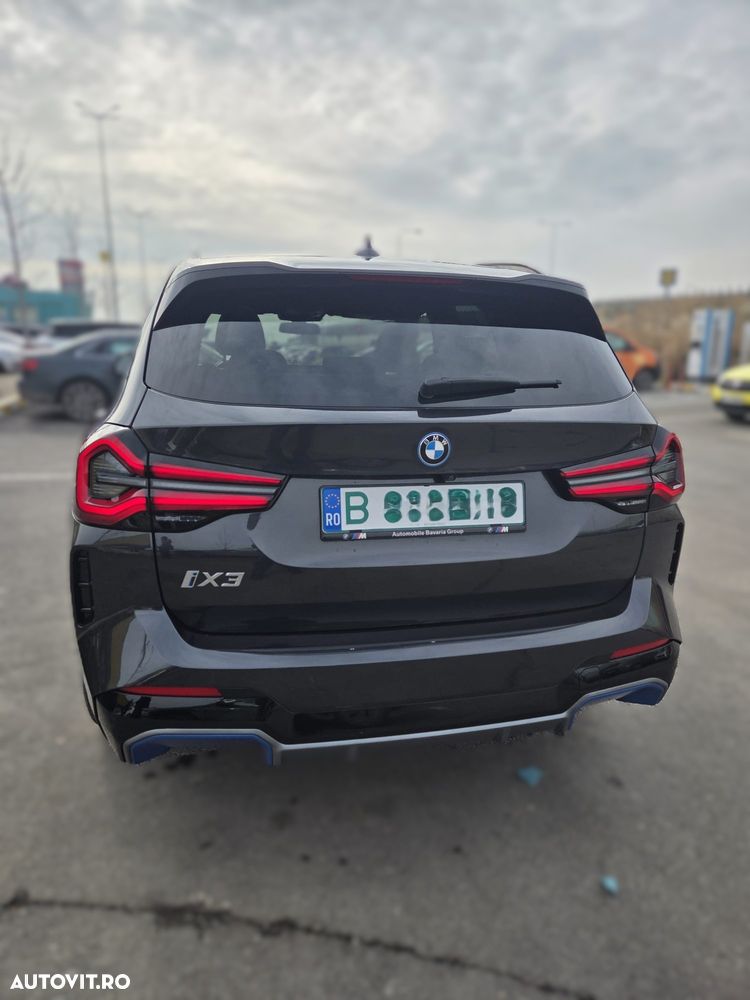 BMW iX3 - 21