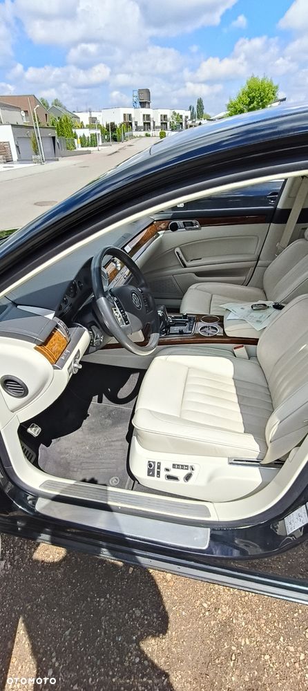 Volkswagen Phaeton - 5