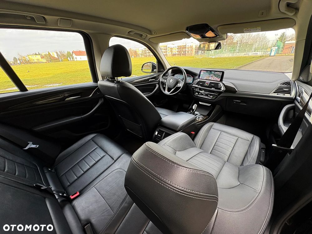 BMW X3 xDrive20d Luxury Line - 30