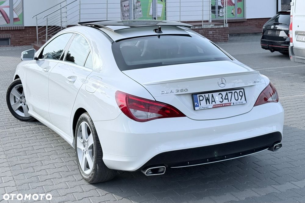 Mercedes-Benz CLA 250 4Matic 7G-DCT Edition 1 - 2