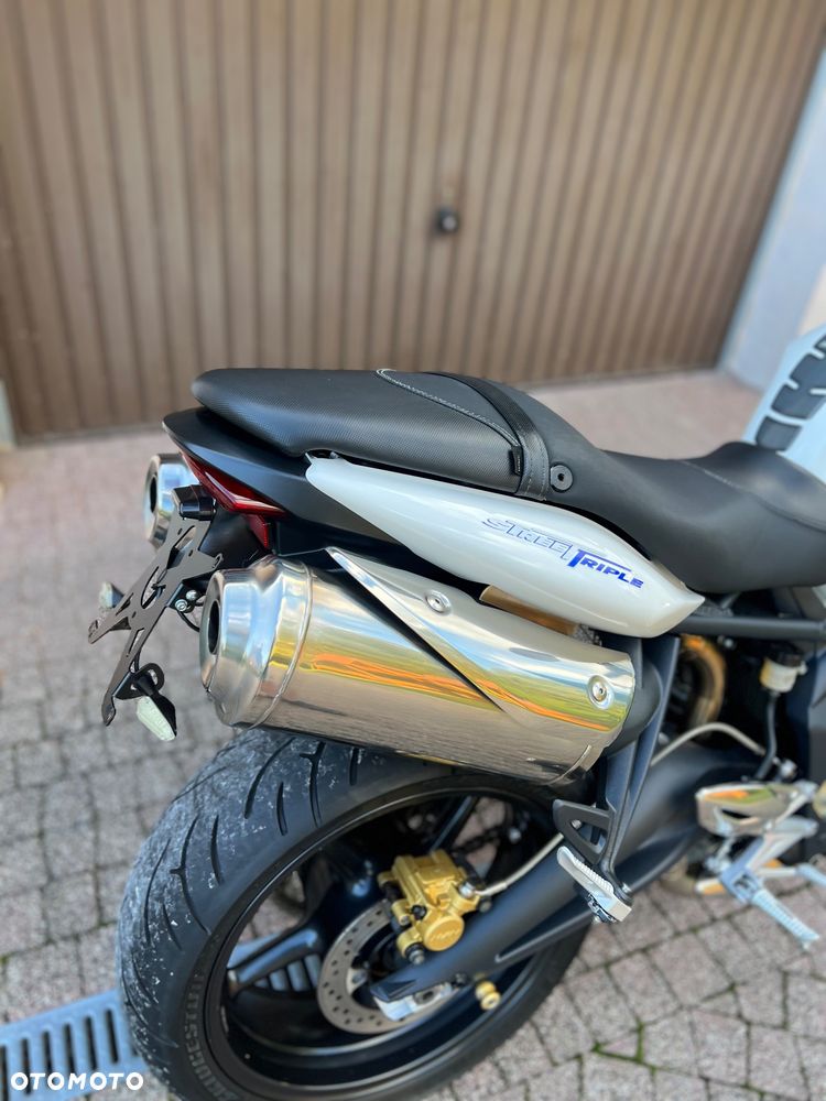 Triumph Street Triple - 11