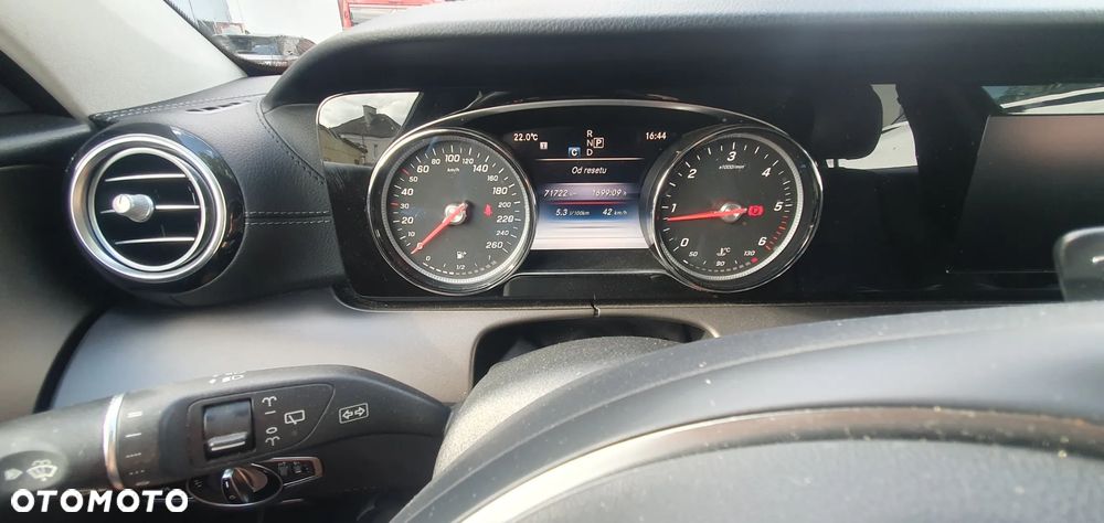 Mercedes-Benz Klasa E 200 d 9G-TRONIC - 20