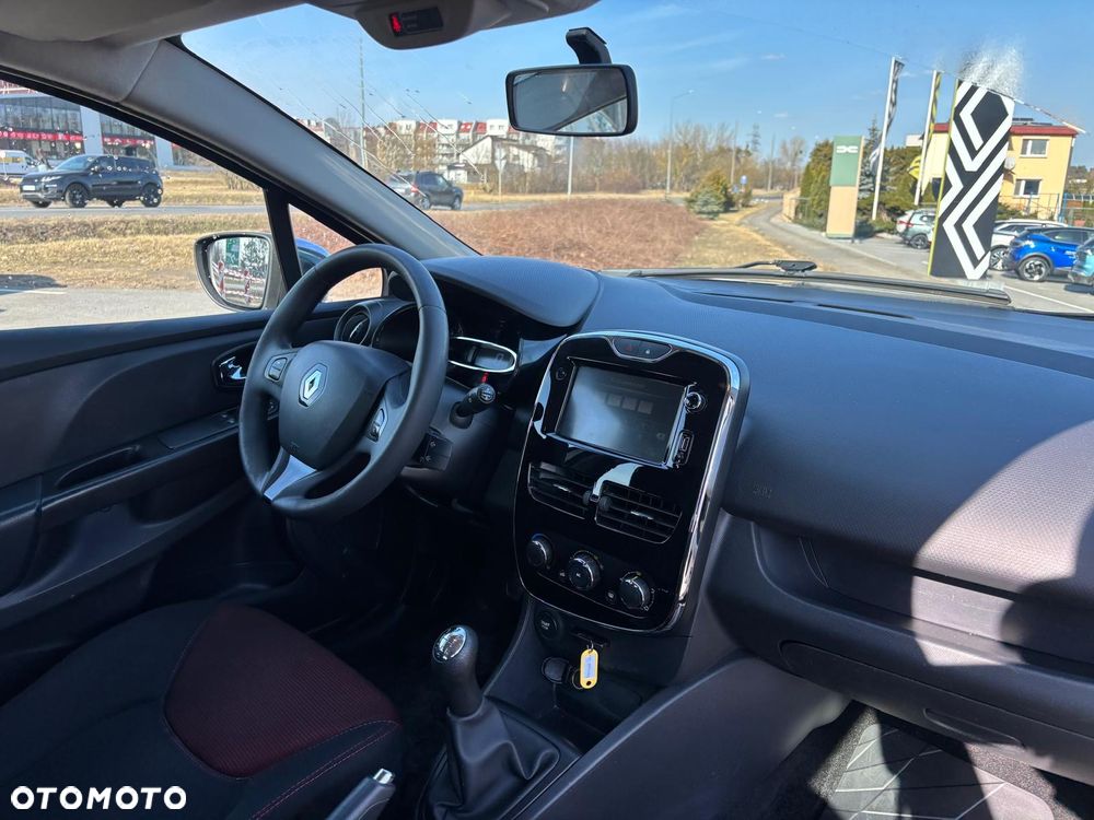 Renault Clio TCe 90 Paris - 10