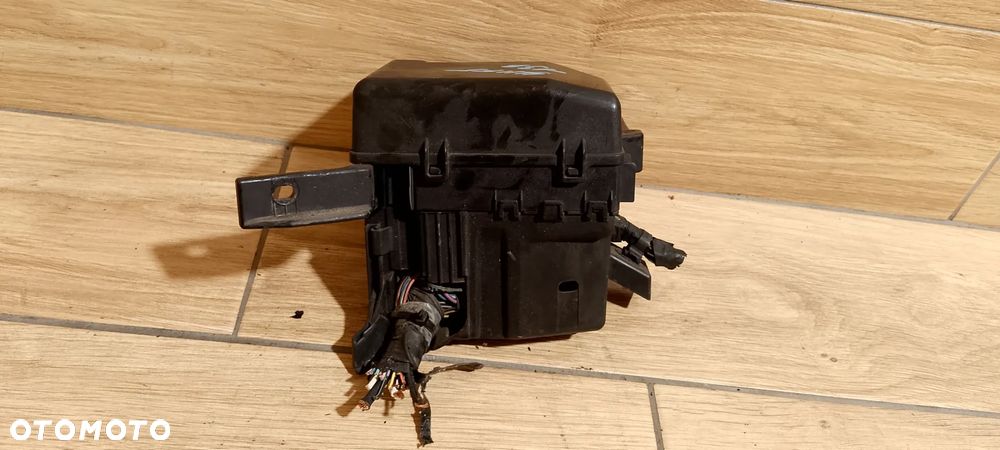 Skrzynka Bezpieczników Suzuki Swift IV1.3B - 1