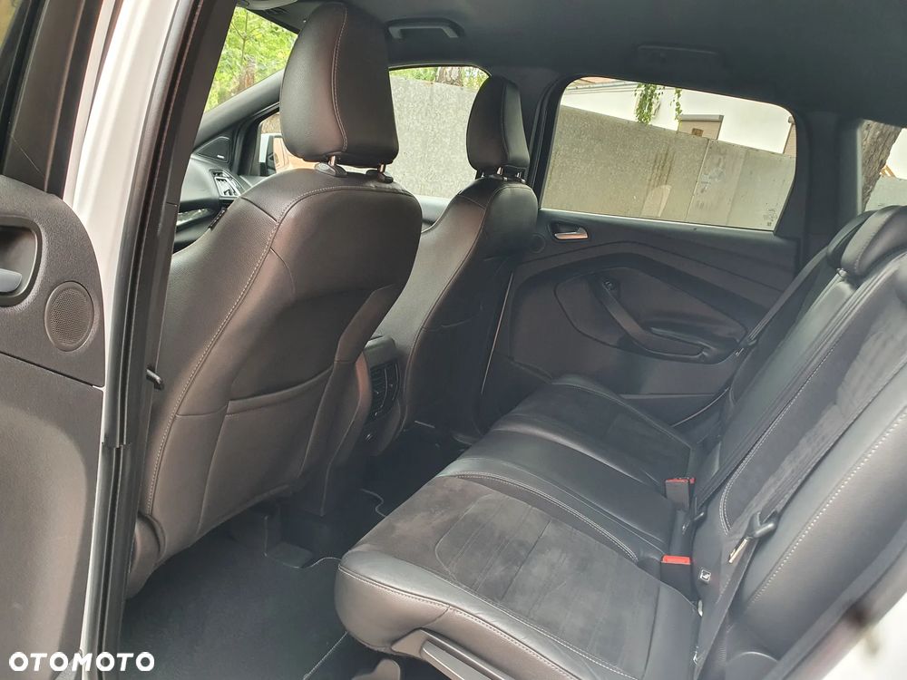 Ford Kuga 1.5 TDCi 2x4 ST-Line - 14