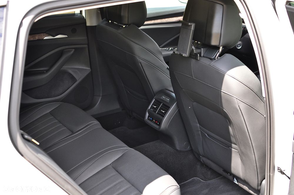 Skoda Superb 2.0 TDI SCR 4x4 L&K DSG - 24
