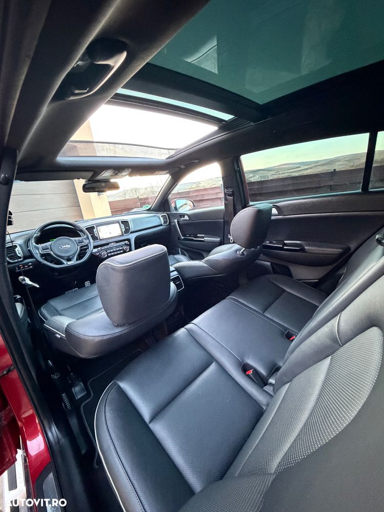 Kia Sportage 2,0 CRDI AWD Aut. GT Line - 4