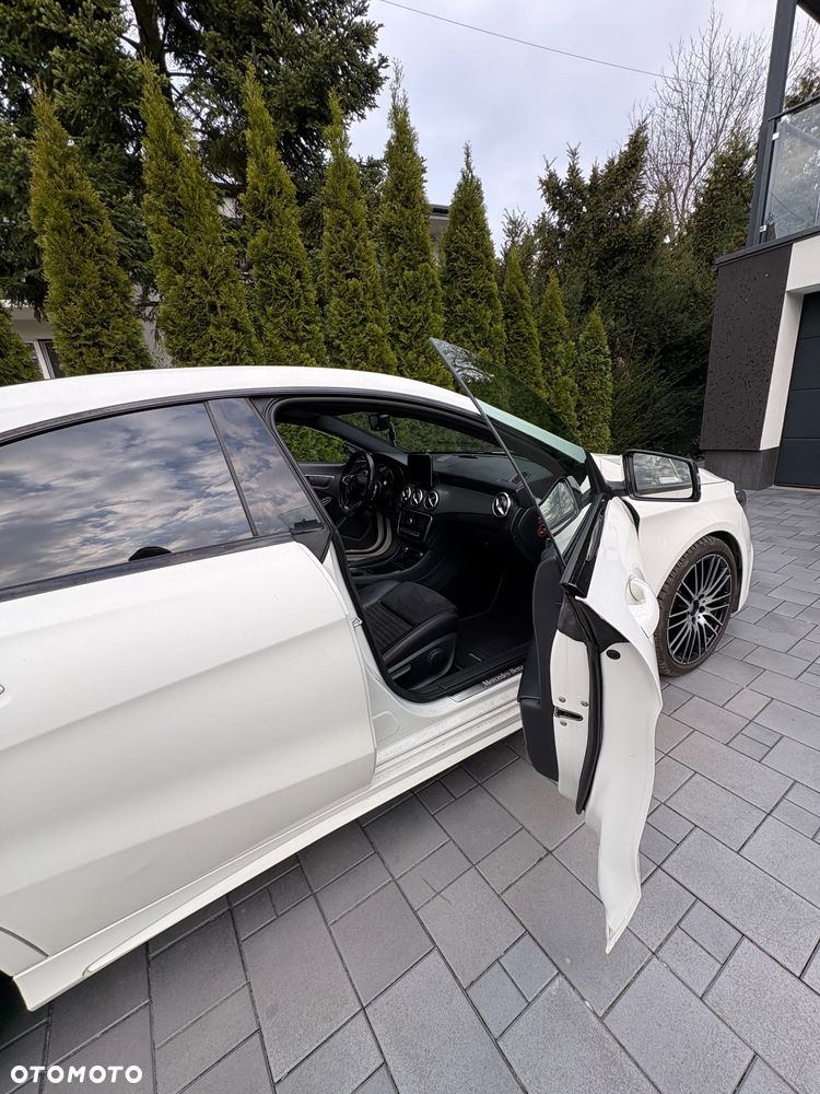 Mercedes-Benz CLA 220 4-Matic - 10