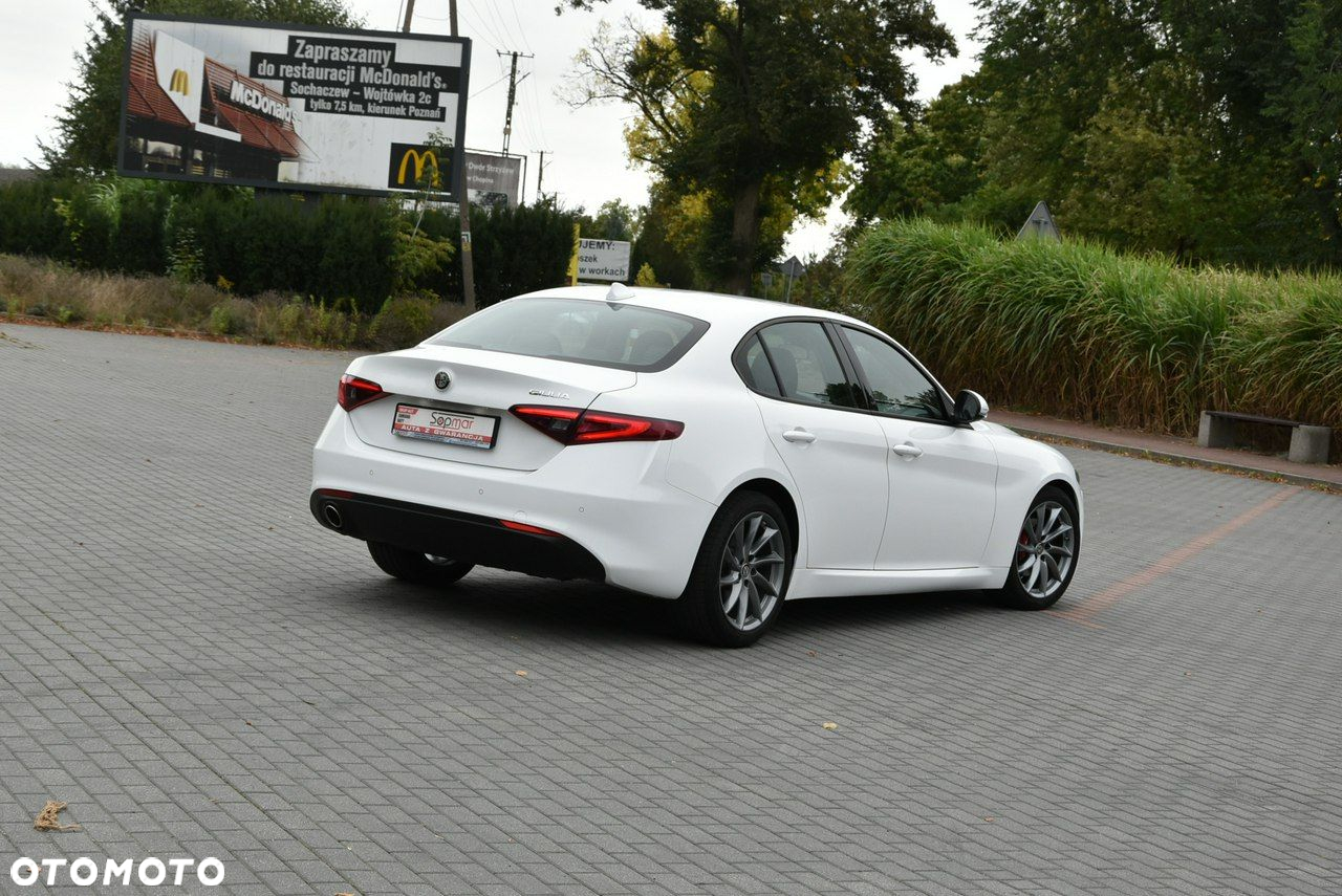 Alfa Romeo Giulia 2.2 Diesel - 23