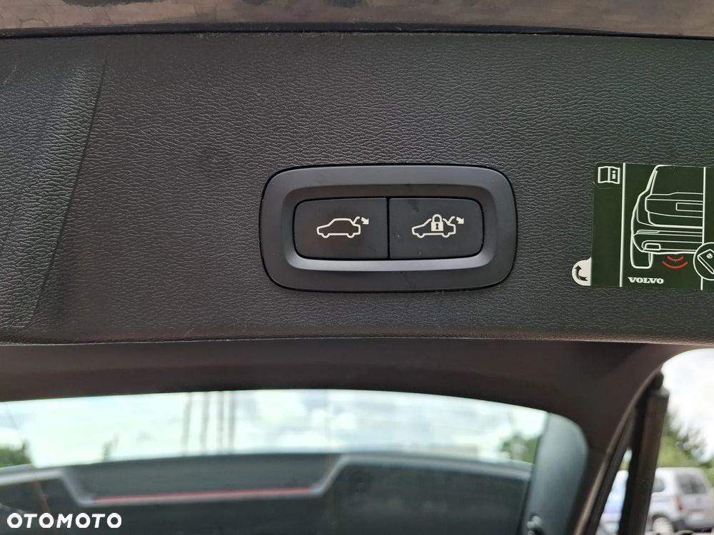 Volvo XC 40 T2 Core - 18