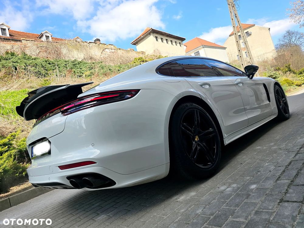 Porsche Panamera 4S - 37