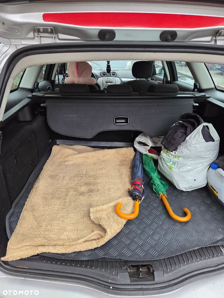 Ford Mondeo 2.0 TDCi Ambiente - 12