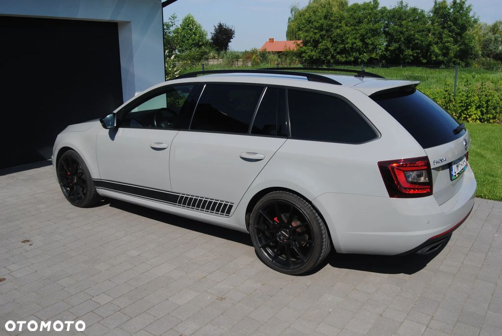 Skoda Octavia 2.0 TSI RS - 35