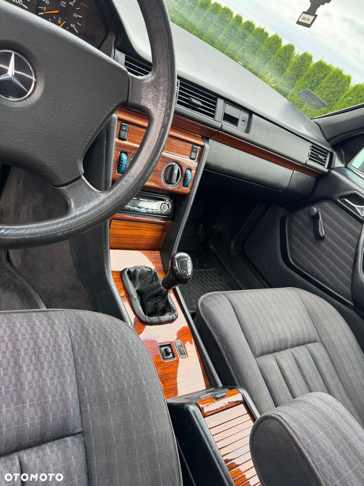 Mercedes-Benz W124 (1984-1993) - 19