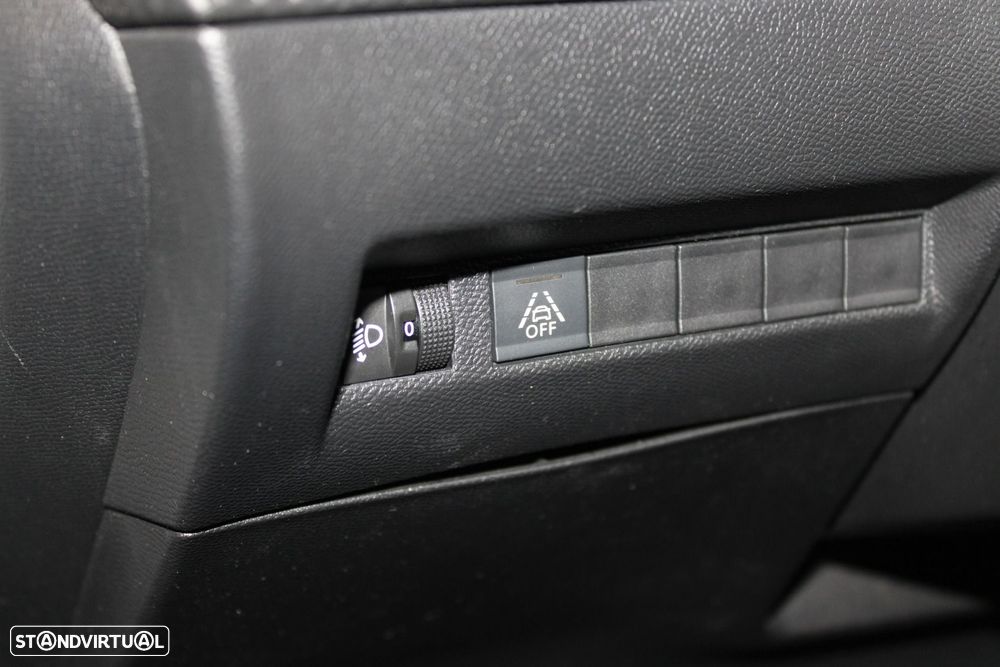 Peugeot 2008 1.5 BlueHDi Allure EAT8 - 10