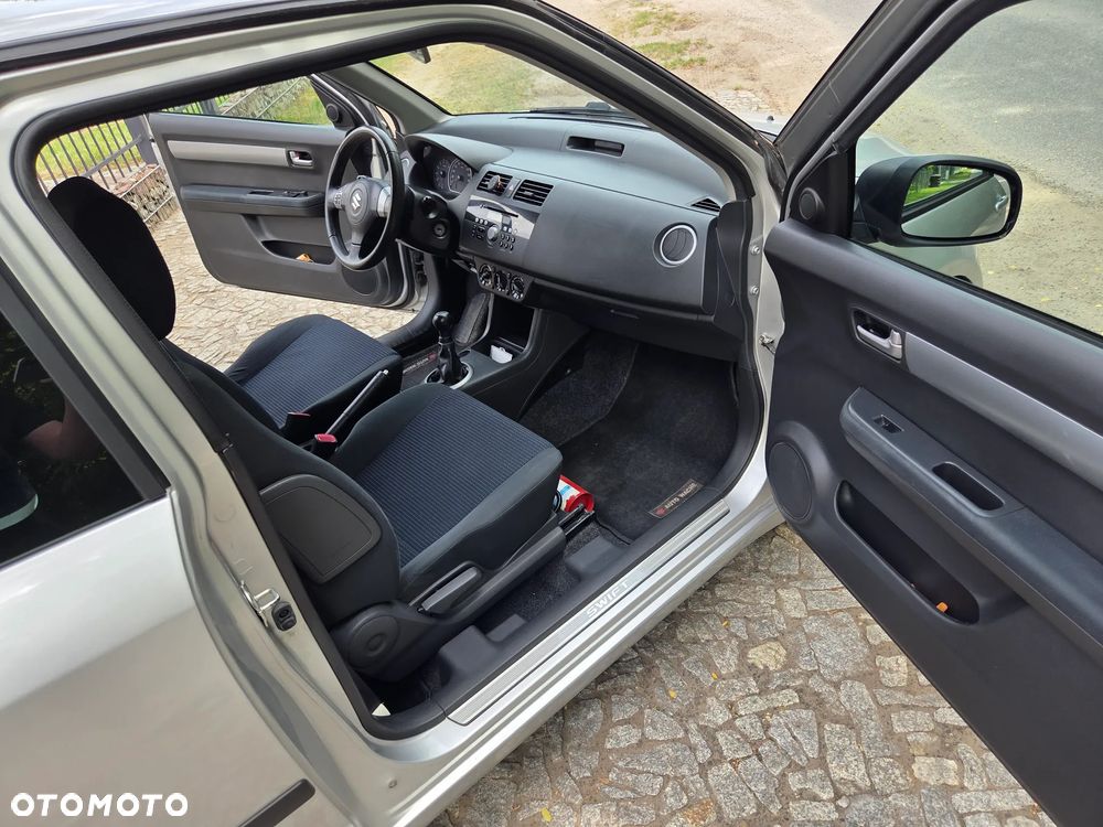 Suzuki Swift 1.3 Club - 7