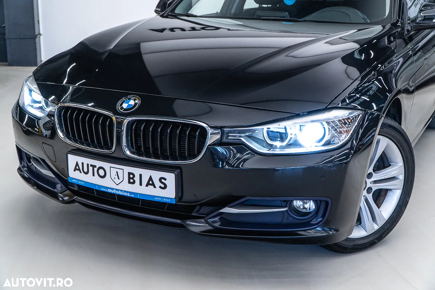 BMW Seria 3 318d Sport Line - 10