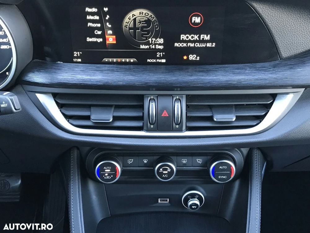 Alfa Romeo Stelvio 2.2 16V AT8 Q4 Business - 7
