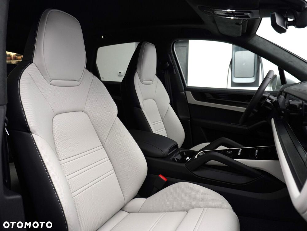 Porsche Cayenne GTS - 32