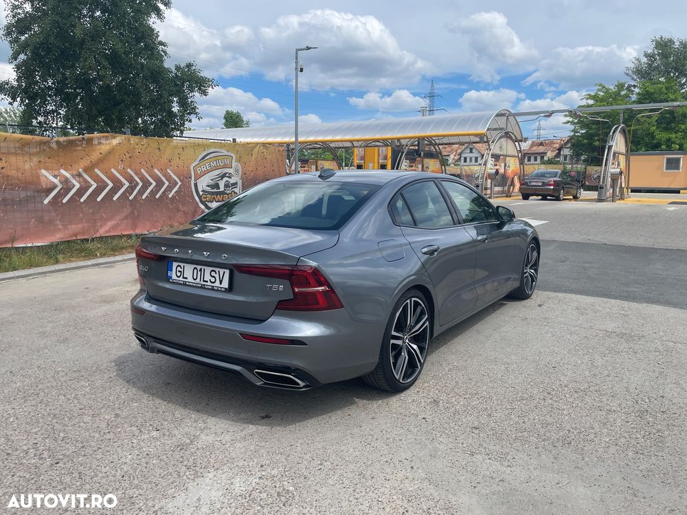 Volvo S60 T5 R-Design - 6