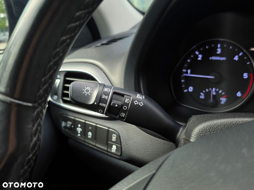 Hyundai i30 1.6 D Classic + - 16