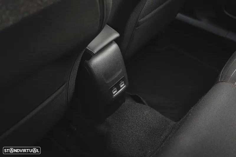 Peugeot e-2008 50 kWh Active Pack - 22
