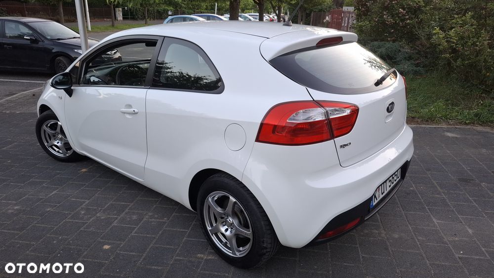 Kia Rio - 6