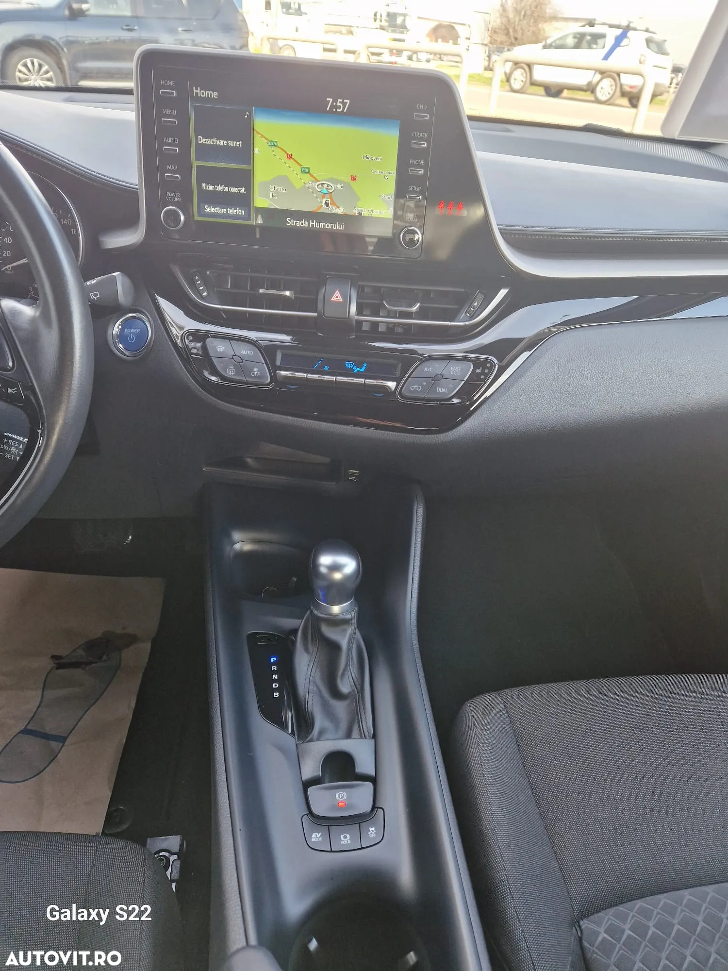 Toyota C-HR 1.8 HSD 4x2 CVT C-enter - 16