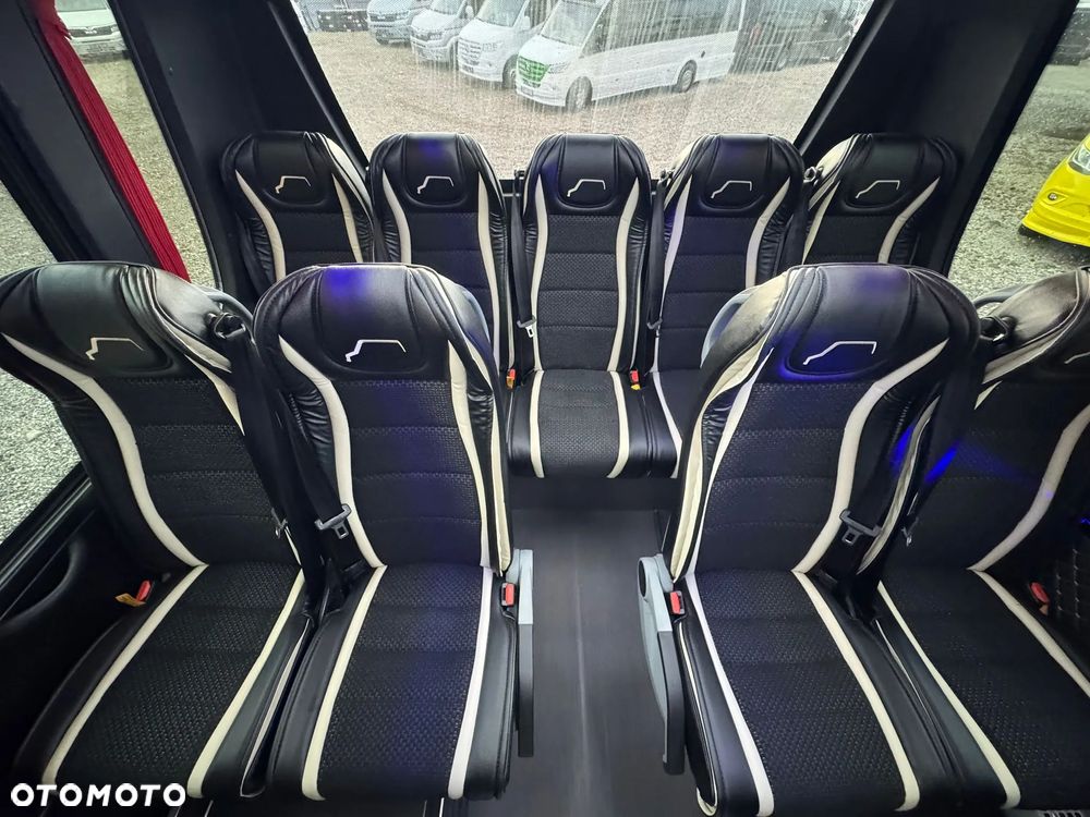 Mercedes-Benz Sprinter 519 - 19