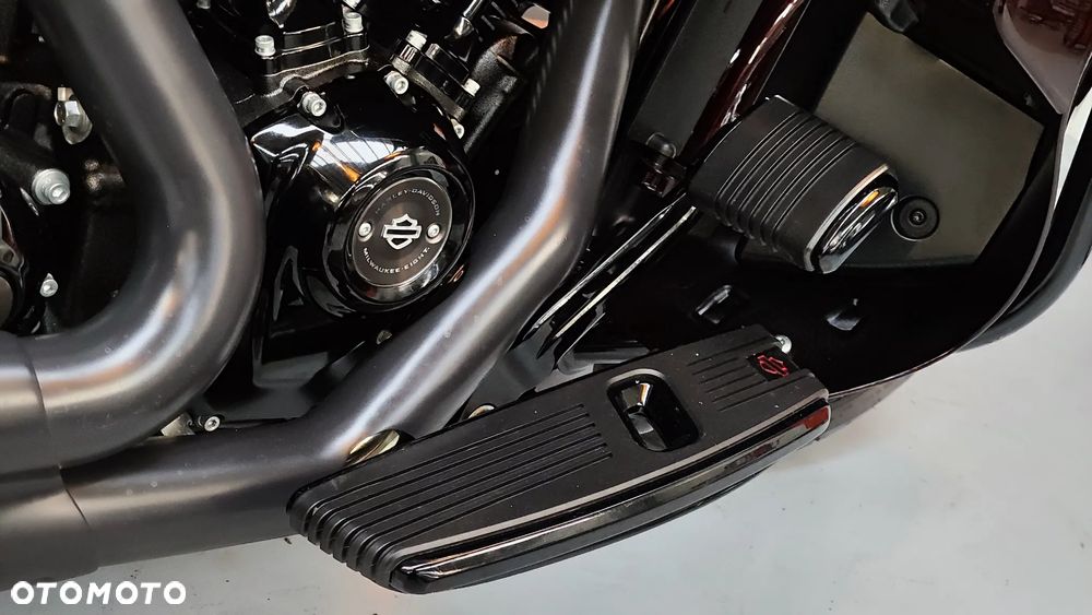 Harley-Davidson CVO Street Glide - 29