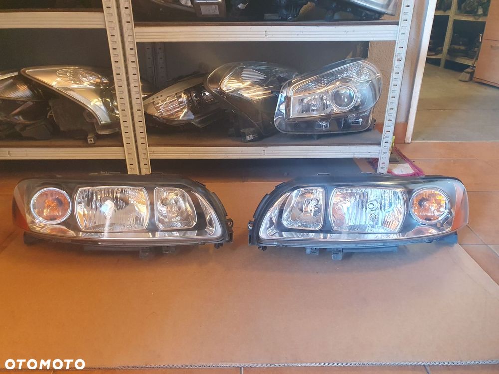 REFLEKTOR PRAWY XENON VOLVO V70 II XC70 LIFT EUROPA - 6