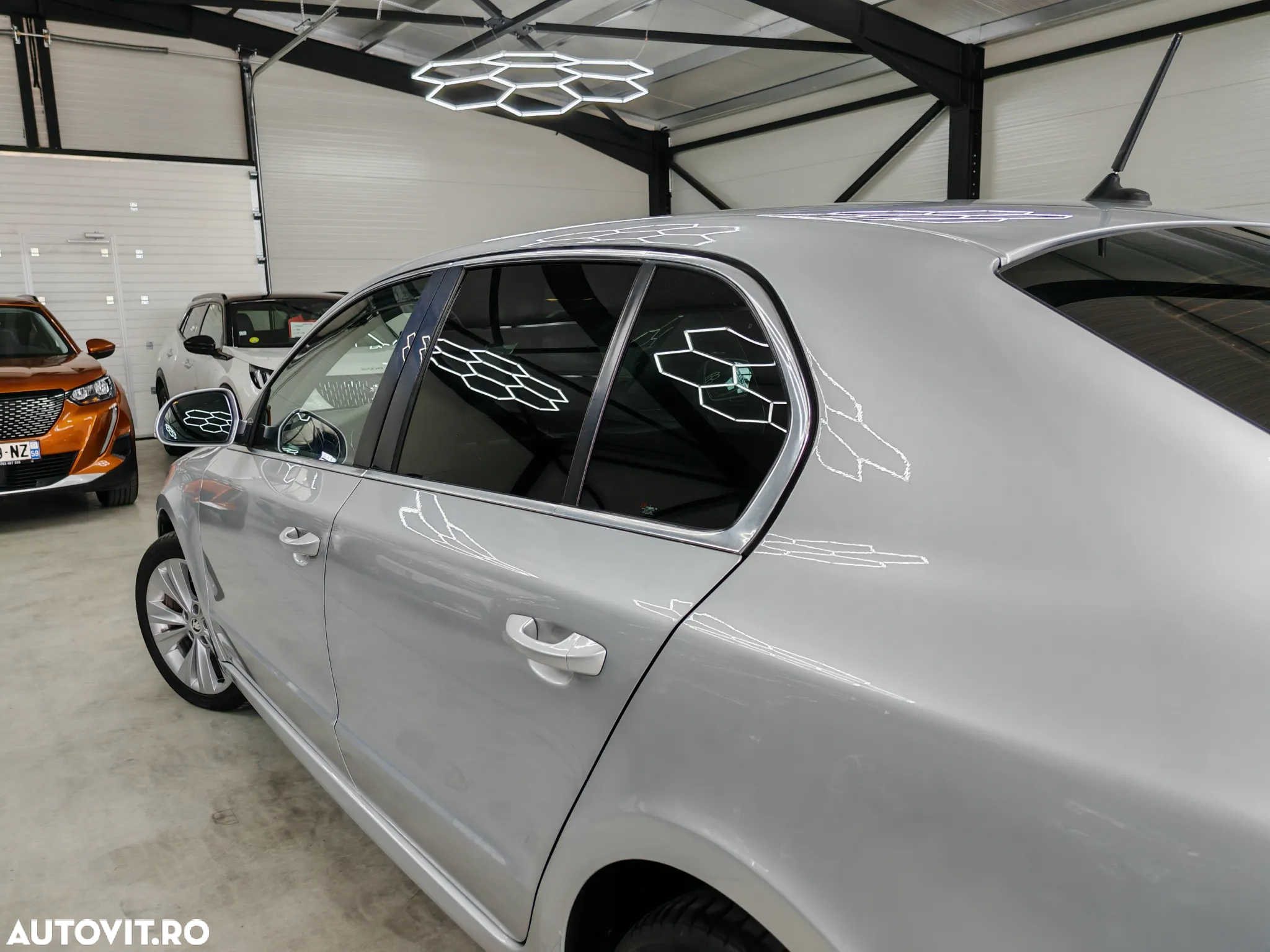 Skoda Superb 2.0 TSI Ambition - 27