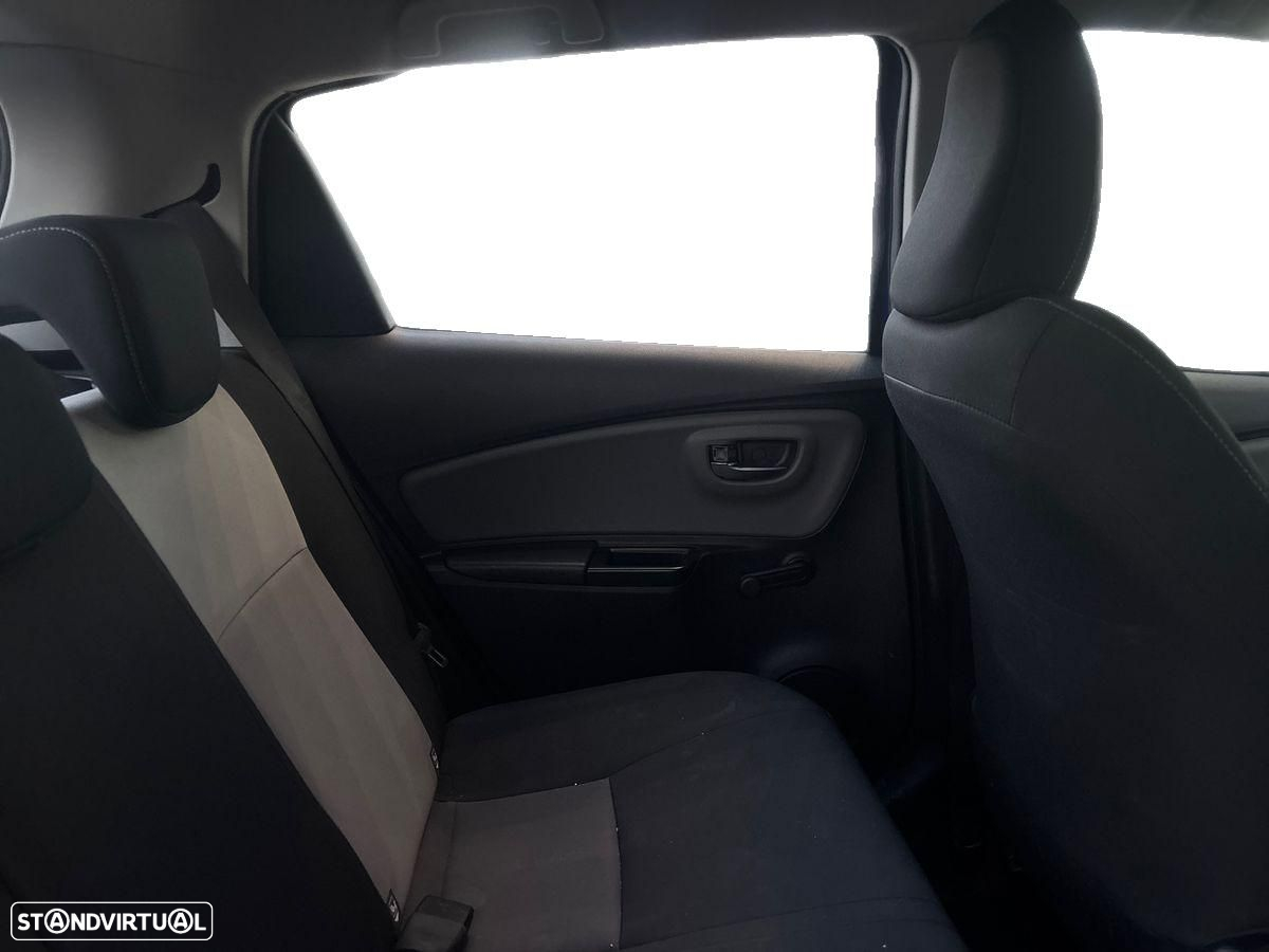 Toyota Yaris 1.5 HSD Comfort - 12
