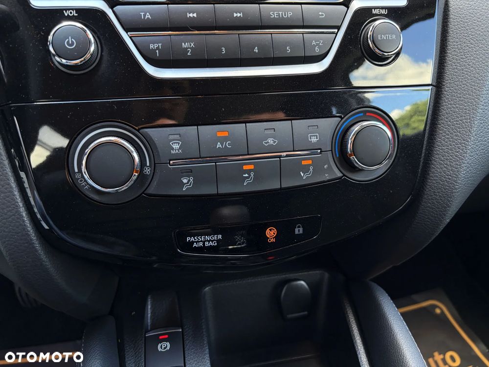 Nissan Qashqai 1.3 DIG-T N-Connecta - 27