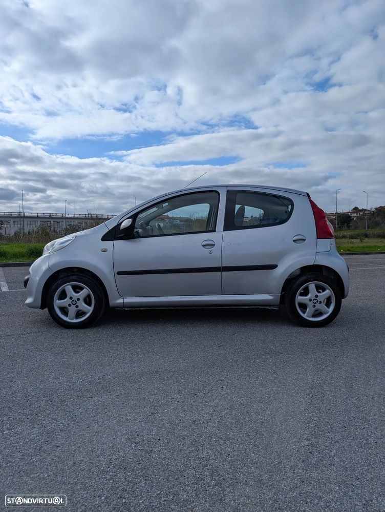 Peugeot 107 1.0 Urban - 2