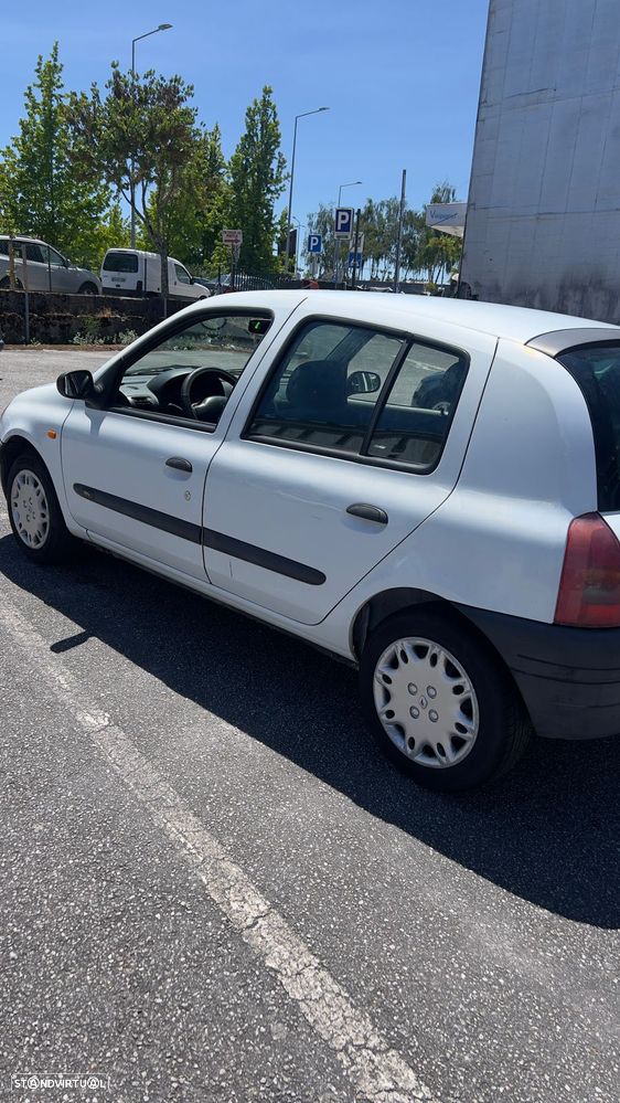 Renault Clio 1.2 RT - 4
