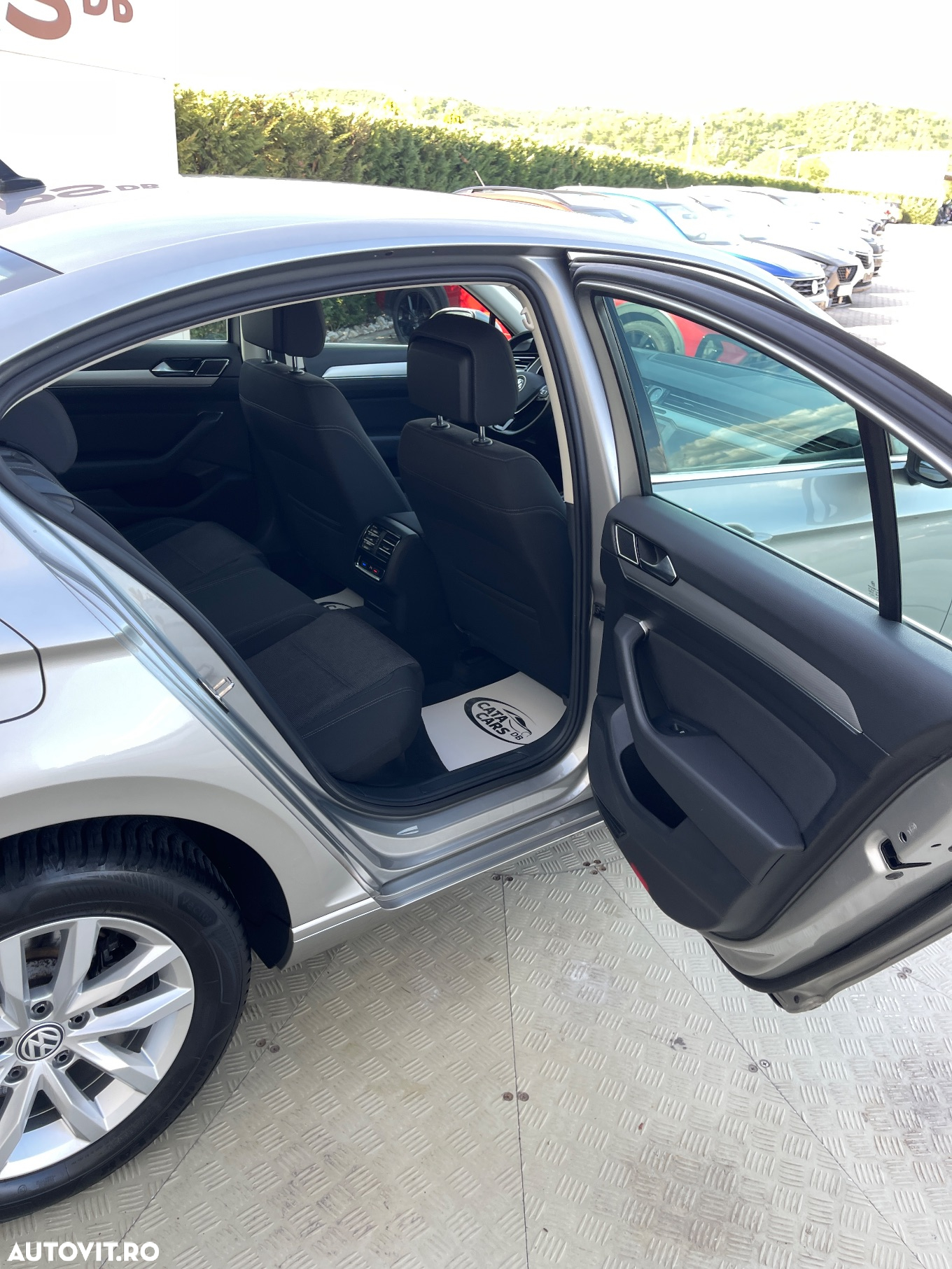 Volkswagen Passat - 22