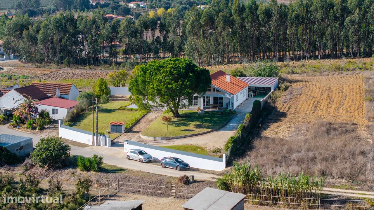 Excelente Moradia T4+1 com vistas sobre o Campo,  Caldas da Rainha. - Grande imagem: 2/57