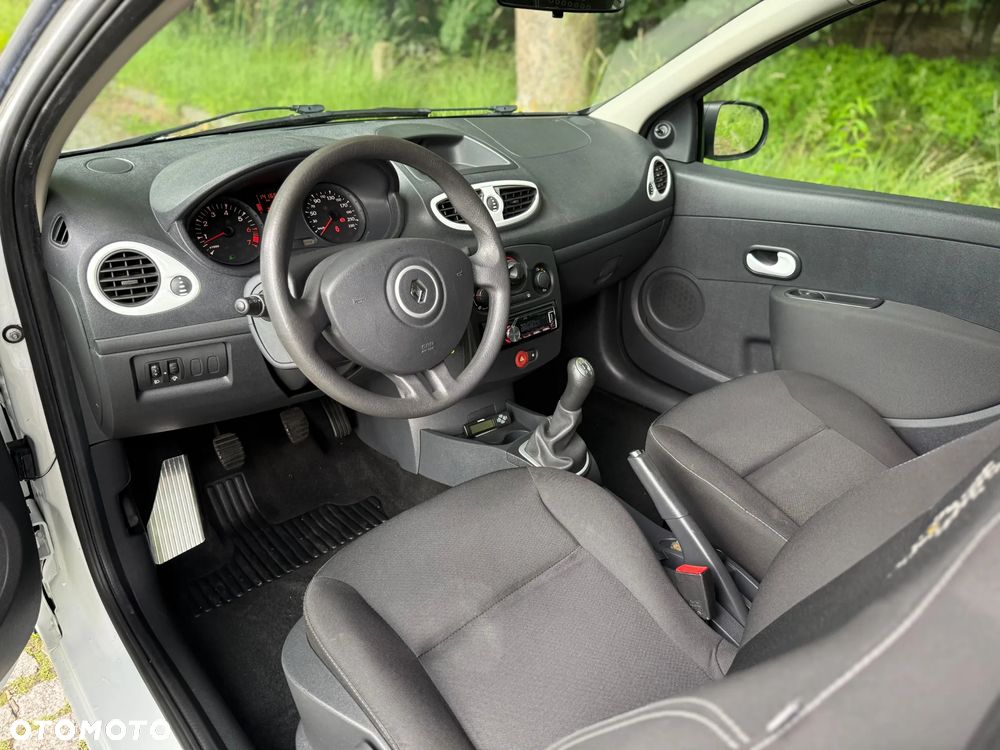 Renault Clio 1.2 16V Alize Euro5 - 9