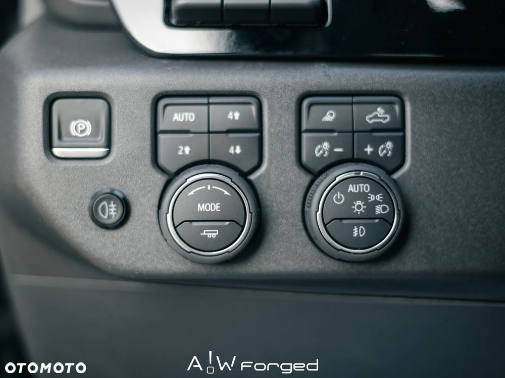 Chevrolet Silverado - 39