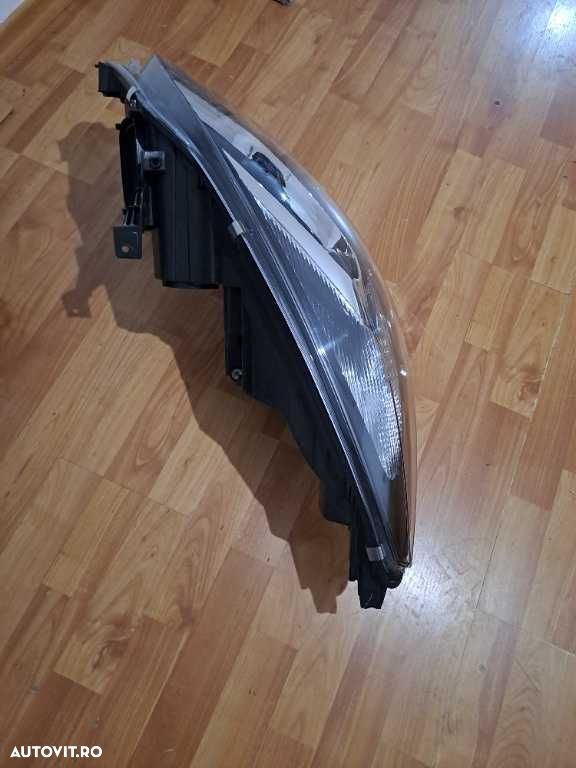 Far dreapta Opel Zafira C - 4