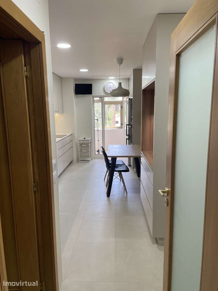 Arrendo apartamento T2 renovado - Grande imagem: 3/38