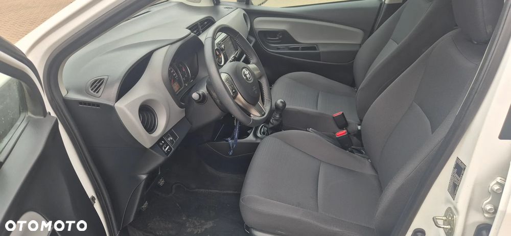 Toyota Yaris 1.0 Premium - 8