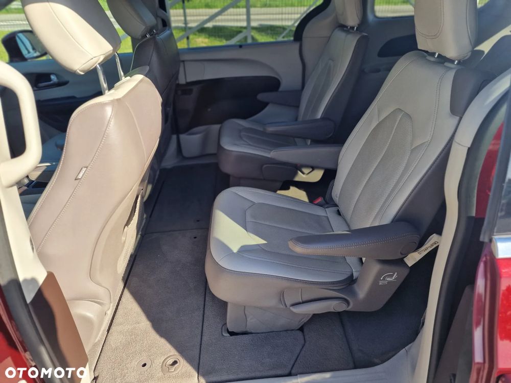 Chrysler Pacifica - 9