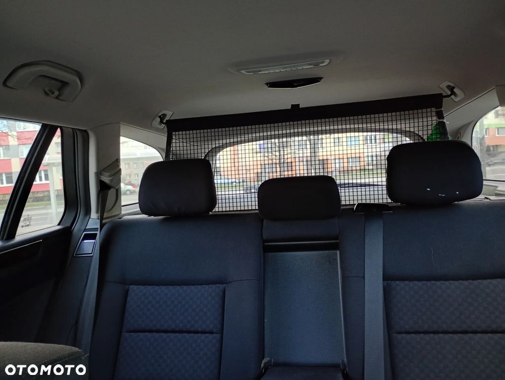 Mercedes-Benz Klasa E 220 CDI DPF BlueEFFICIENCY Automatik - 14